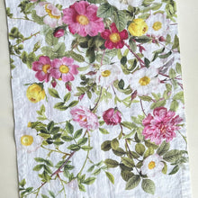 Load image into Gallery viewer, Summer Roses Tablecloths &amp; Runners
