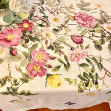 Load image into Gallery viewer, Summer Roses Tablecloth
