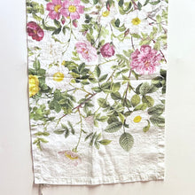 Load image into Gallery viewer, Summer Roses Tablecloths &amp; Runners
