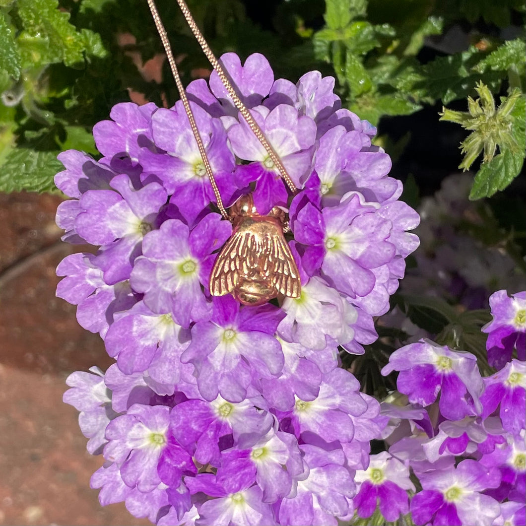 Bronze Bee Necklace ~ * SALE ! *